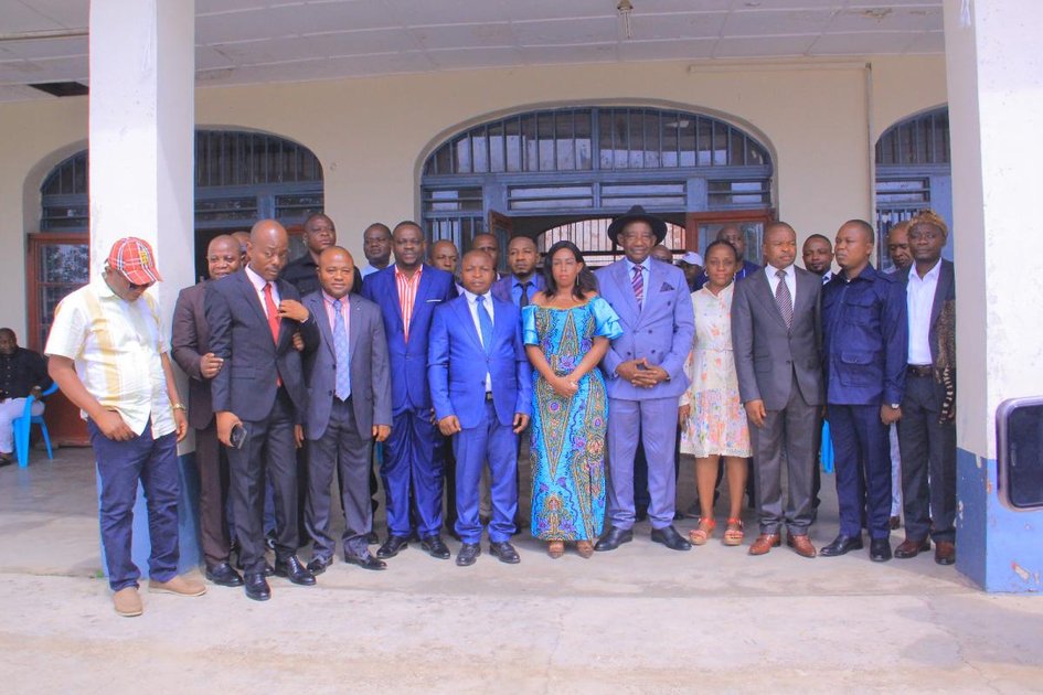 Maniema : douze députés provinciaux de la majorité se rendent à Kinshasa dans un climat politique tendu