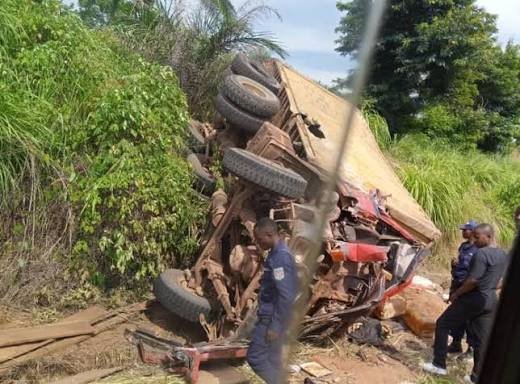 Lomami : trois morts confirmés dans le renversement d’un camion de CREC 6 à Tshilomba
