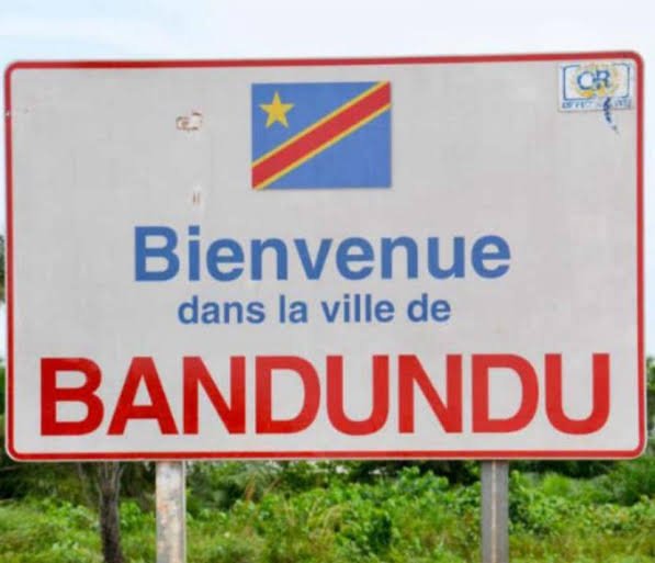 Bandundu : la société civile s’oppose au morcellement et à la vente des parcelles de l’ancien cimetière de Ngamilele