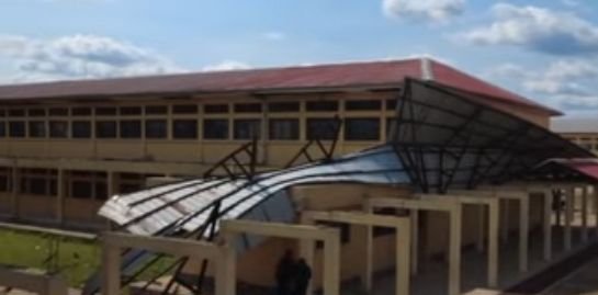 Kasai Central : à Kananga, le gouverneur Kambulu promet la réhabilitation du complexe La Renaissance endommagé par les pluies