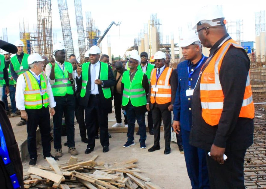 Lubumbashi : Jean-Pierre Bemba inspecte l’avancement des travaux de modernisation de l’aéroport international de la Luano