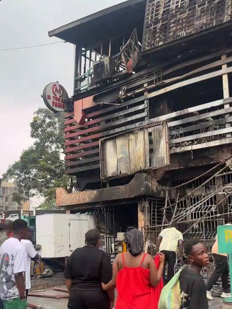 Kinshasa : un incendie ravage le Metro Bar et la boîte de nuit Pigeon Vert à Bandalungwa