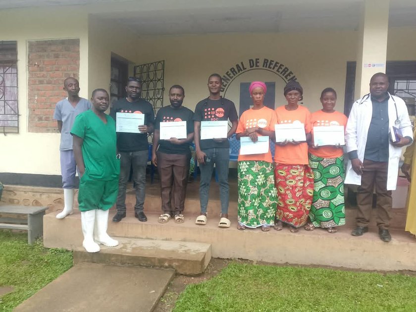 Oïcha : six patients guéris d’Ebola, dont un médecin, un militaire et un laborantin, quittent le CTE