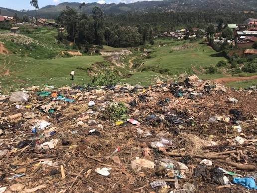 Butembo : les déchets charriés par les eaux de pluie ravivent les inquiétudes sur l’assainissement urbain