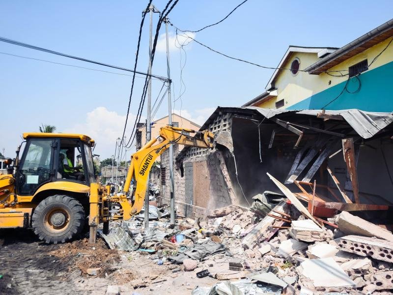 Tshopo : les démolitions des constructions anarchiques à Kisangani inquiètent les petits commerçants