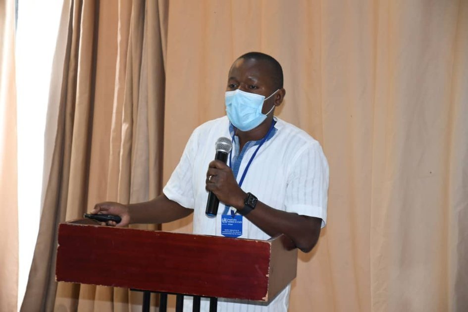 Ebola : Déo SIKU enseignant et consultant international en communication sur les risque rappelle aux journalistes leur responsabilité vitale face à Ebola