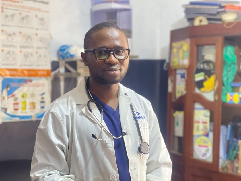Butembo : le médecin Kambale Jonas rappelle les bienfaits essentiels de l'allaitement maternel pour la santé de l'enfant
