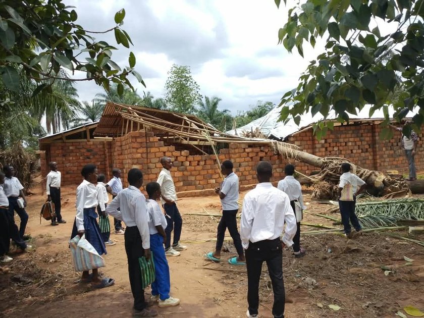 Lomami : à Ngandajika, une douzaine d’élèves blessés après l’effondrement d’un bâtiment scolaire à Mpunga