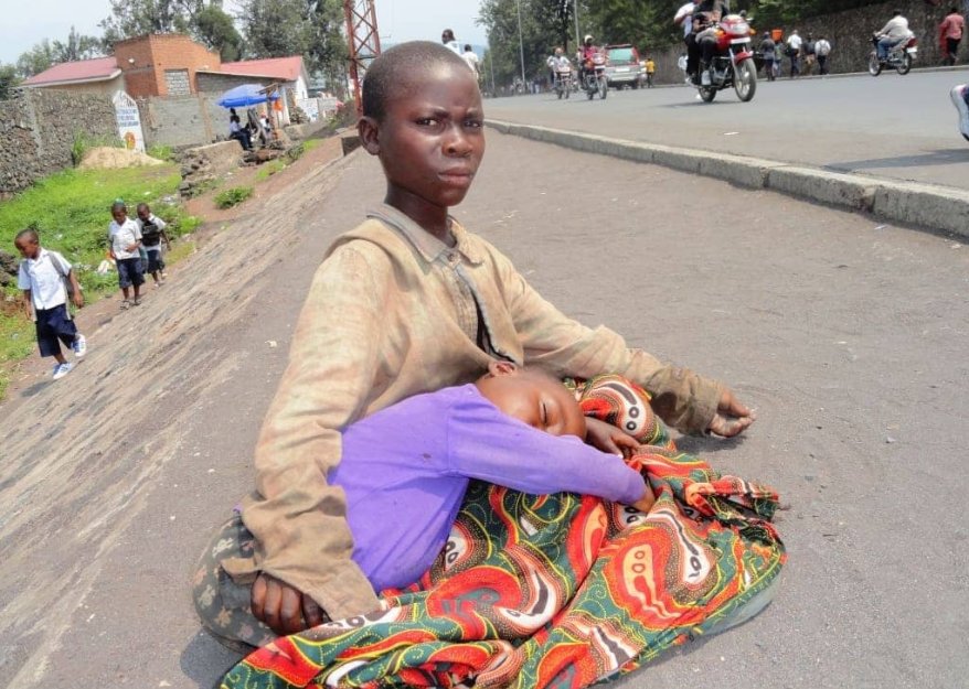 Lubumbashi : les naissances dans la rue inquiètent face à la multiplication des enfants en situation de vulnérabilité
