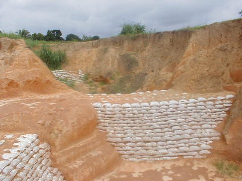 IDJWI : des familles alertent sur les risques environnementaux liés à l'exploitation de sable dans les villages Tchasi et Chamaïri