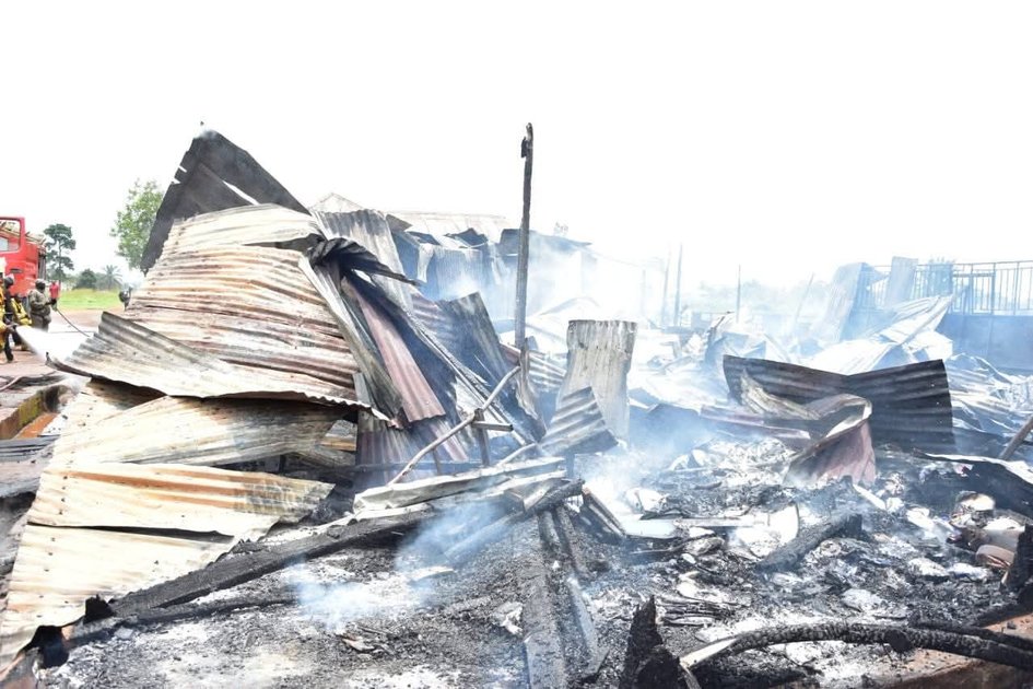 NORD-KIVU : INCENDIE À L’AÉROPORT DE MAVIVI À BENI, LE GOUVERNEUR ÉVOQUE UN ACCIDENT.