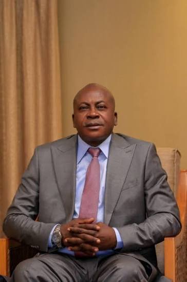 Kasaï-Central : le gouverneur Joseph-Moïse Kambulu appelle la population à soutenir les initiatives de développement engagées dans la province sous son mandat