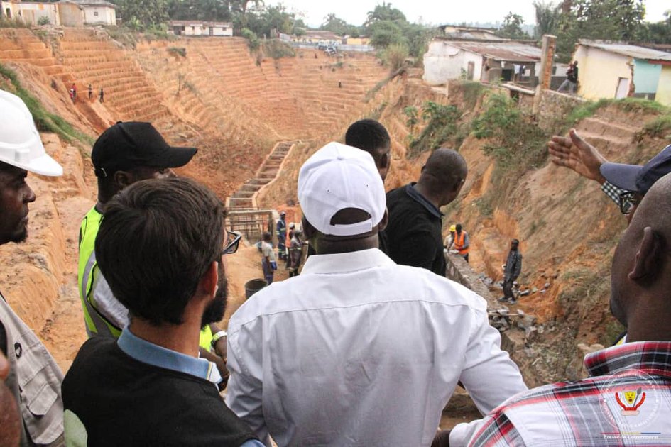 Kasaï Central : Joseph-Moise K’Ambulu salue l’avancement des travaux de lutte contre les érosions à Kamayi