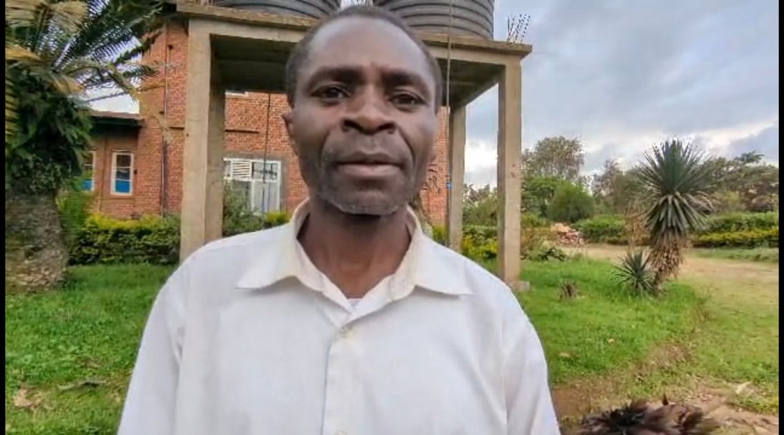 BUTEMBO : face à la raréfaction des fleurs, le centre CRAP distribue des semences de tournesol pour sauver les abeilles