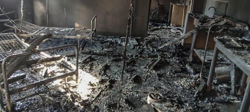 Butembo : un poste de santé incendié par des inconnus à Kamesi-Mbonzo