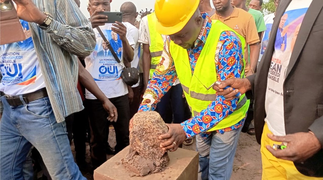Kasaï-Central : Jean Tshisekedi Kabasele enchaîne forages, projets sanitaires et opérations gratuites sur l’axe Kananga–Muamba Mbuyi