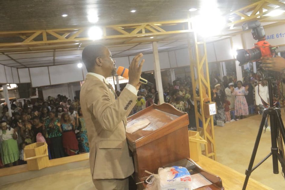 Butembo : le ministère Esaïe 61:1 du pasteur Jonas Mbayahi lance l’appel final pour la clôture du mois de prières et de délivrance