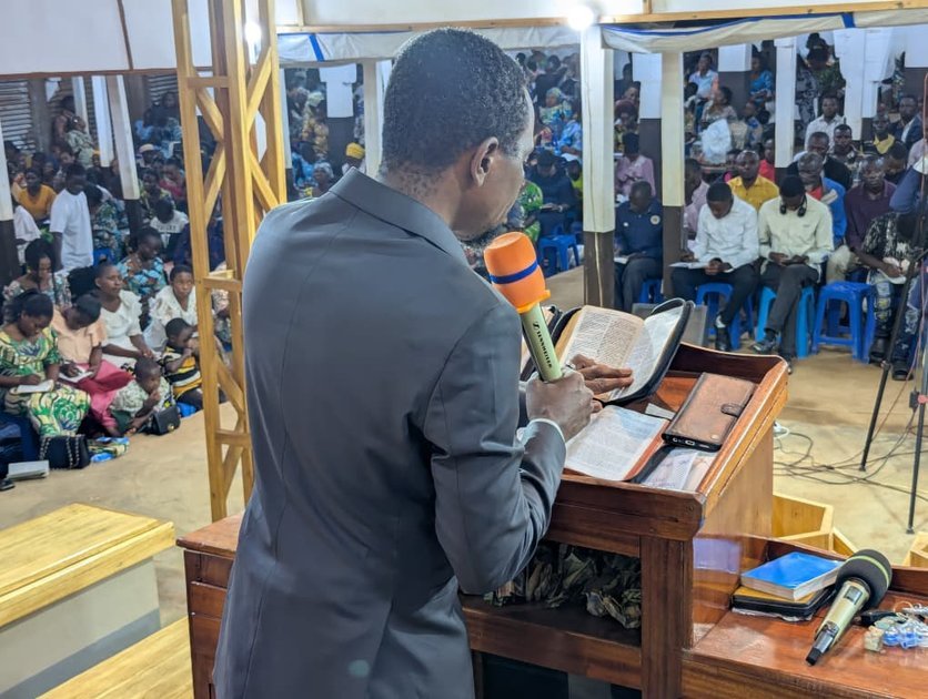 BUTEMBO : le ministère Esaïe 61:1 du pasteur Jonas Mbayahi clôture progressivement un mois d’enseignement et de prière dans une forte ferveur spirituelle