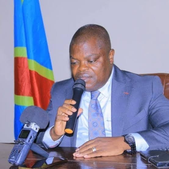 Maniema : le gouverneur Moussa Kabwankubi répond aux préoccupations de huit députés provinciaux sous les applaudissements