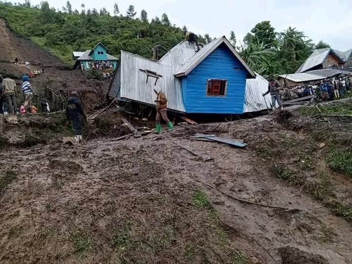 Sud-Kivu : une pluie diluvienne dévaste des champs et emporte des toitures à Buzi-Bulenga