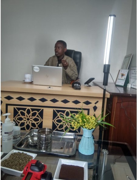 Journée internationale du café : le DG de la coopérative Kawa Kavuya encourage les jeunes et les femmes à investir dans la caféiculture