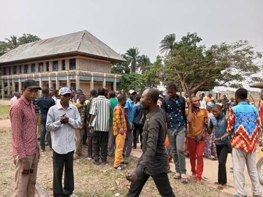 Drame à Kindu : venue de Samba pour toucher son salaire, une enseignante perd la vie au moment où elle devait simplement recevoir sa rémunération.