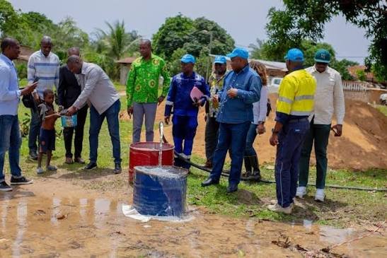 Kinshasa : la Fondation Tshietshiam lance les travaux d’un forage d’eau potable au camp M’Zée Laurent-Désiré Kabila