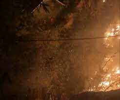 Kinshasa : un nouvel incendie ravage un ravin rempli de déchets à Badiadingi