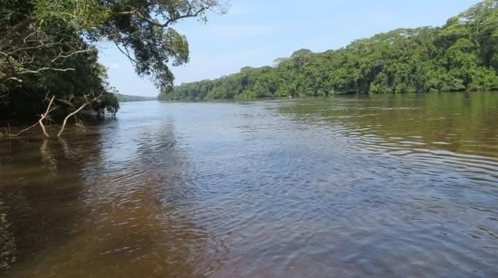 Lomami : Lubao isolé à cause de l’inachèvement du pont Ekuluyi et des inondations de la rivière Lomami