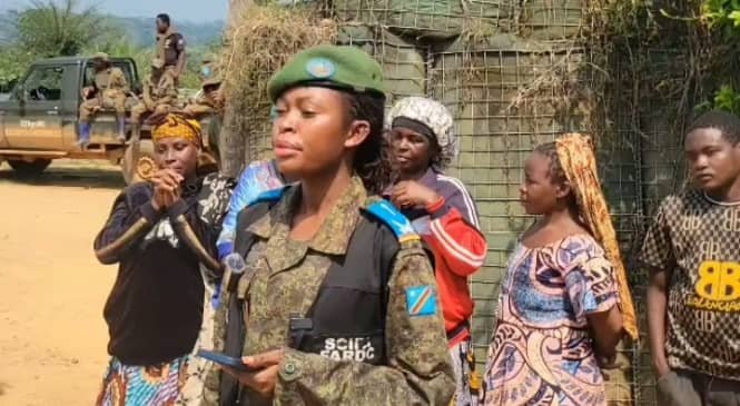 Ituri : onze otages libérés des mains des ADF présentés à Biakato par les FARDC