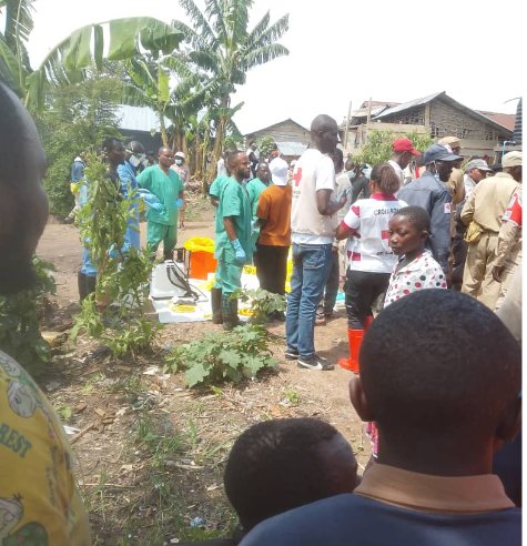 Ituri : des jets de pierres contre une équipe de la riposte à Ebola provoquent une vive tension lors d’un deuil à Mungamba