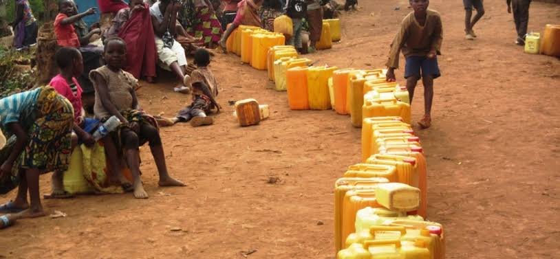 Bukavu : la pénurie d’eau potable s’aggrave à Bagira, la société civile réclame une intervention urgente