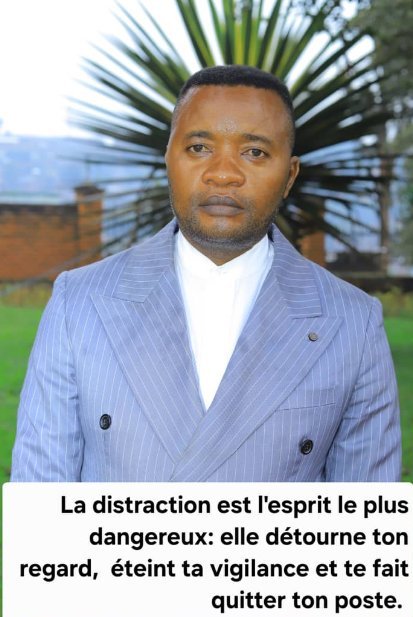Butembo : le pasteur Alain Kabeya encourage l'usage de la Bible imprimée pendant les cultes pour limiter les distractions liées aux téléphones