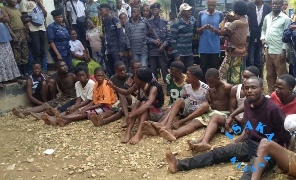 SUD-KIVU : 16 PRÉSUMÉS VOLEURS ARRÊTÉS À SHABUNDA LORS D’UNE PATROUILLE NOCTURNE DES SERVICES DE SÉCURITÉ APPUYÉS PAR LES WAZALENDO.