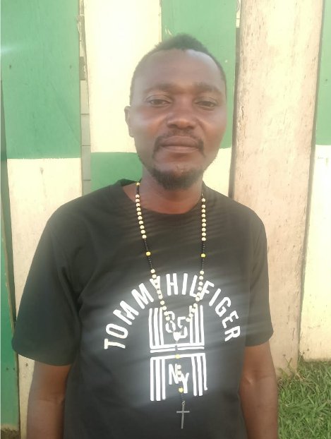 Oïcha : Mavingu Gerlance, traducteur à la Radio Moto, au service des communautés linguistiques