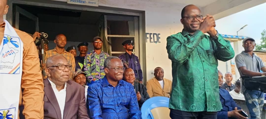 Kasaï-Central : Jean-Claude Tshilumbayi en vacances parlementaires pour échanger avec la population