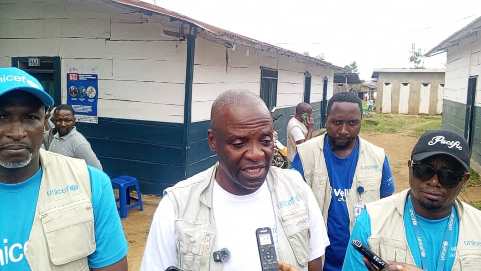 Ebola : le représentant de l'UNICEF salue la mobilisation communautaire à Oicha