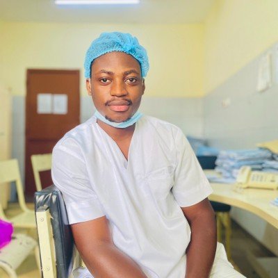 Octobre rose : le docteur Aimé Byandike appelle les femmes à surveiller régulièrement leurs seins