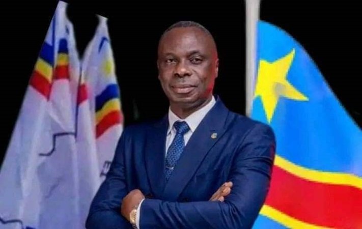 Kasaï Oriental : le gouverneur Jean-Paul Mbwebwa Kapo recadre Jean-Marc Kabund et défend les projets universitaires