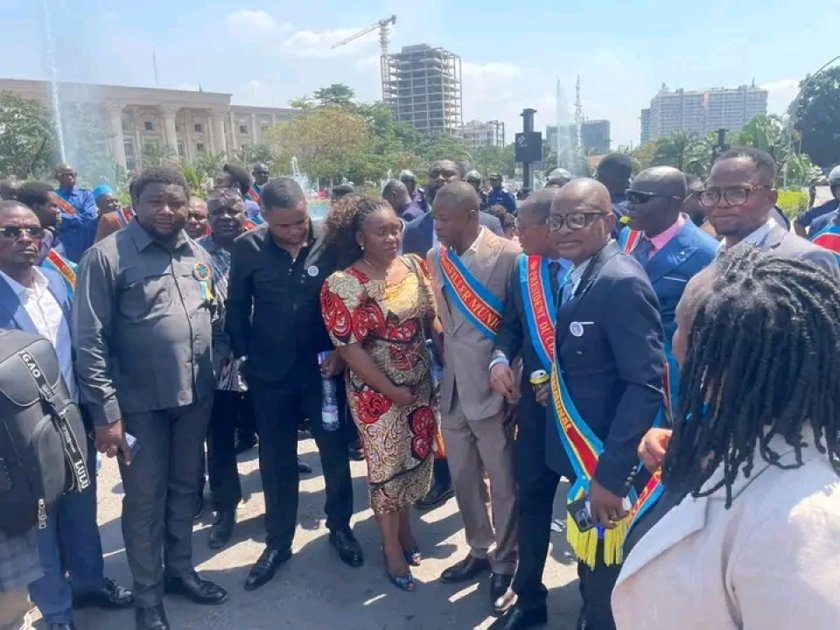 RDC : les conseillers communaux réclament 20 mois d’arriérés devant le Centre financier de Kinshasa