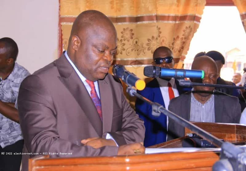 MANIEMA : de retour à Kindu, le gouverneur Moïse Mussa Kabwankubi appelle à la paix et franchit une nouvelle étape dans son parcours académique