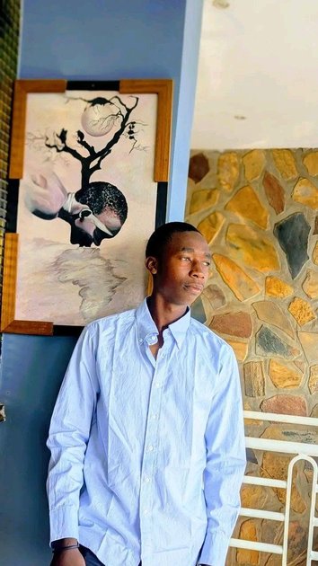 Beni : l’artiste peintre Pascal Birindwa encourage les jeunes à faire de la peinture une source de revenus